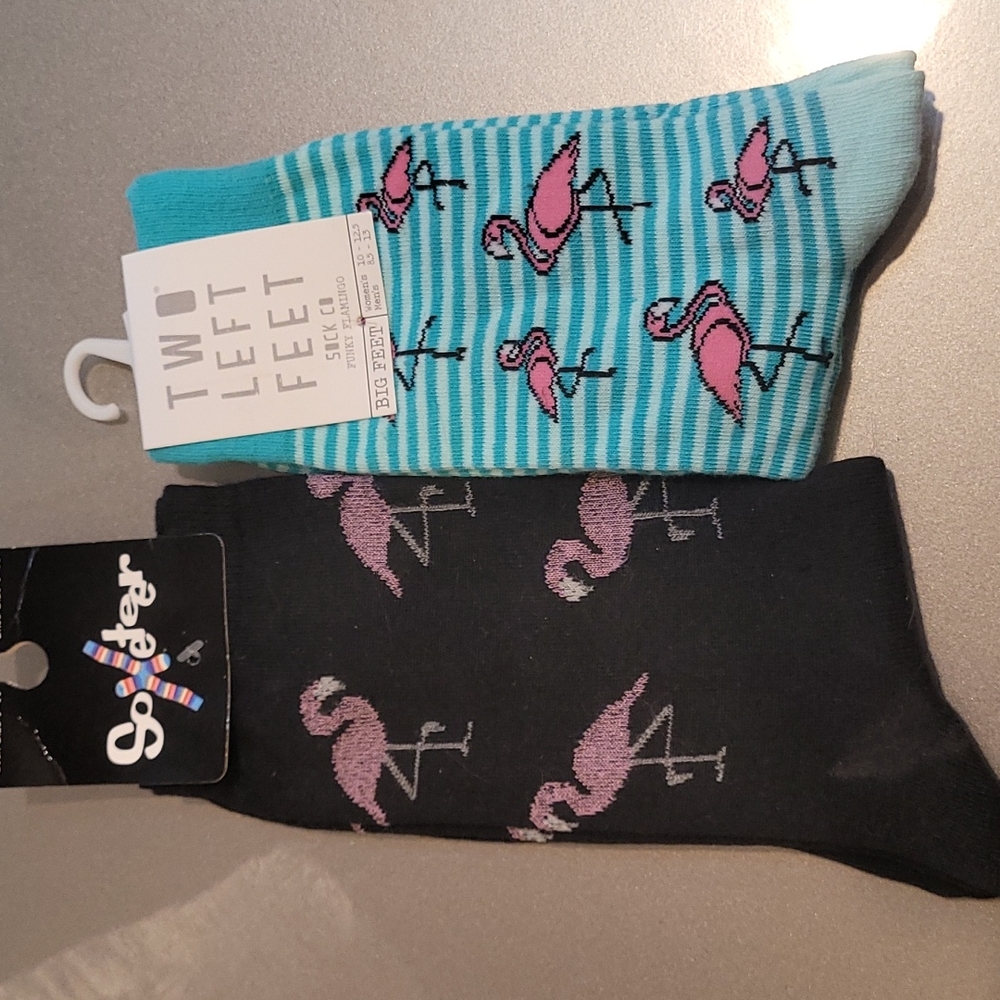 2 pairs of Flamingo socks!